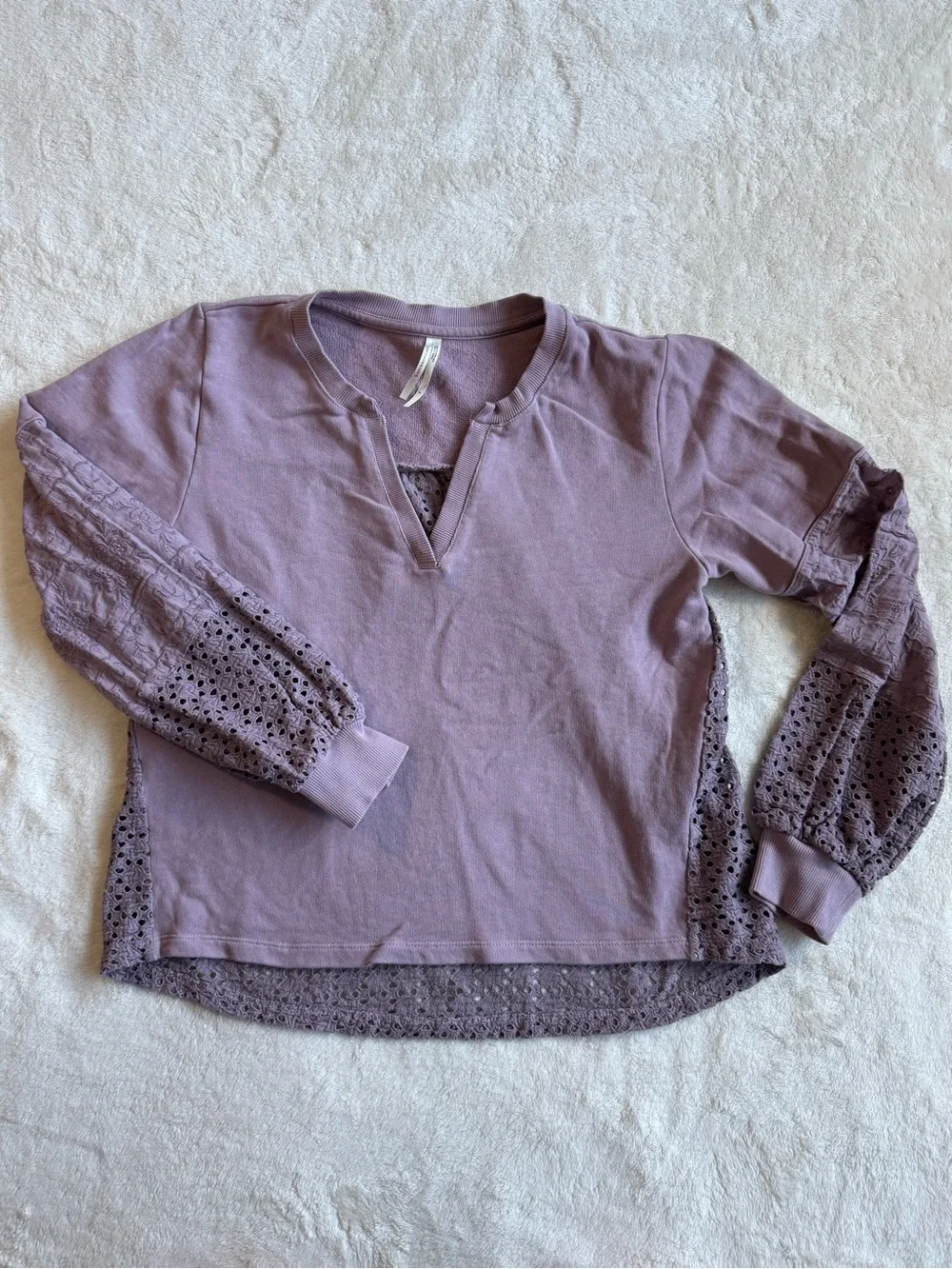 Anthropologie Cotton Lavender Lace Eyelet Balloon Sleeve V-Neck Top Size Small